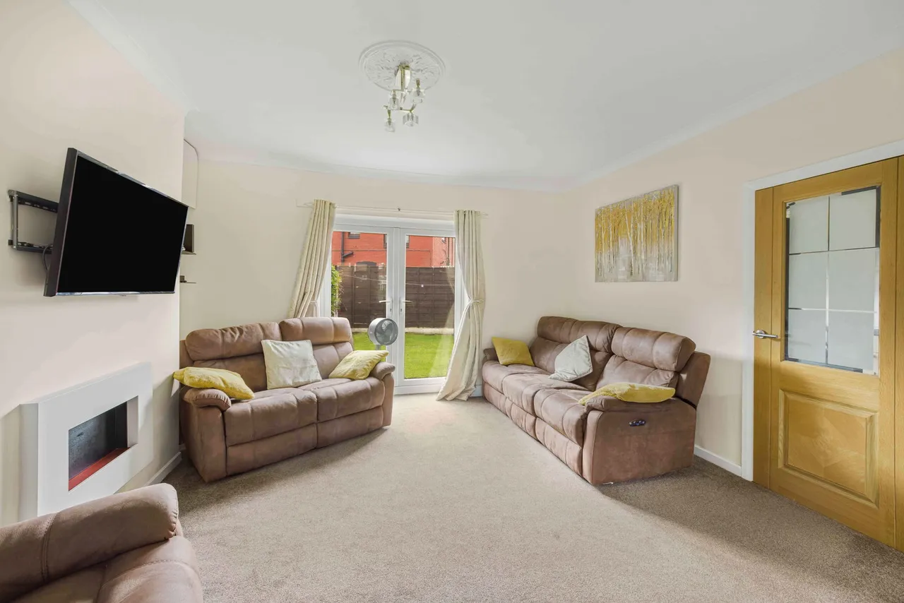 Derbyshire Avenue, Stretford, Manchester, M32 9LT, photo 3