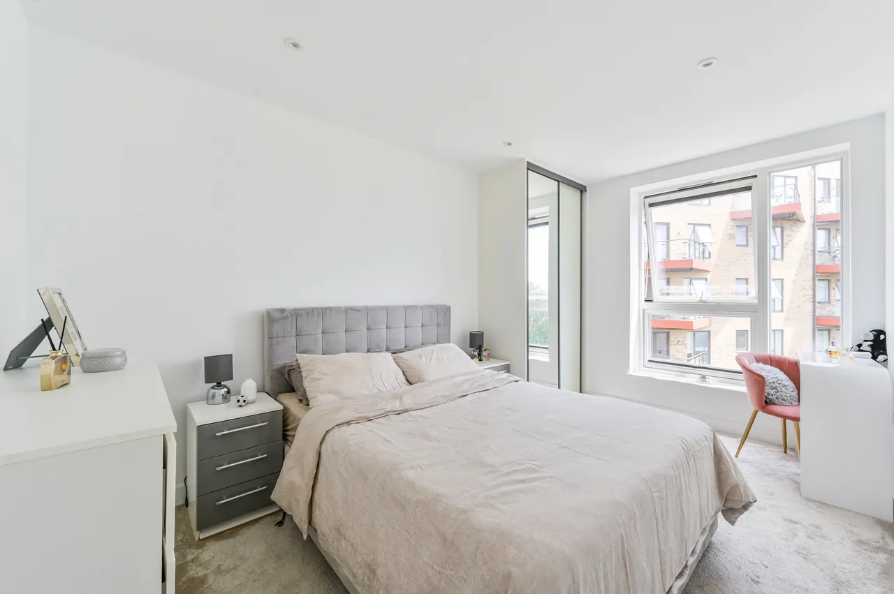 Flat 18, Guildford House, Tollgate Gardens, London, photo 4
