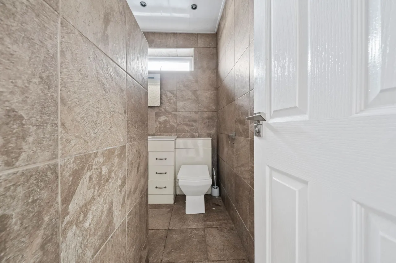 Dryden Avenue, Ashton-In-Makerfield, WN4, photo 17