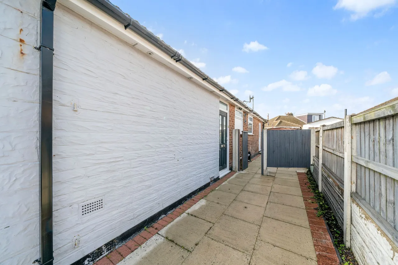 Dryden Avenue, Ashton-In-Makerfield, WN4, photo 23