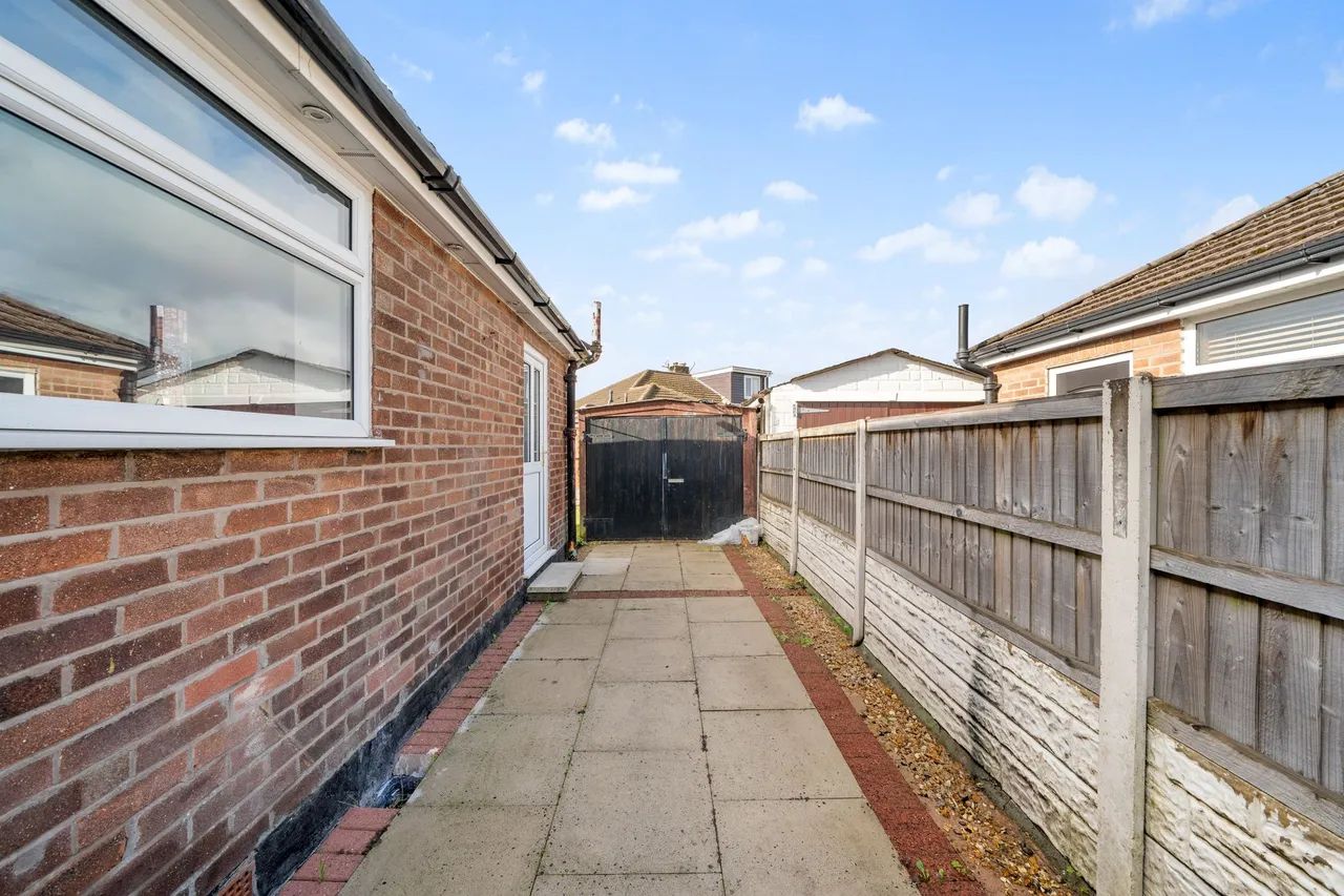 Dryden Avenue, Ashton-In-Makerfield, WN4, photo 26