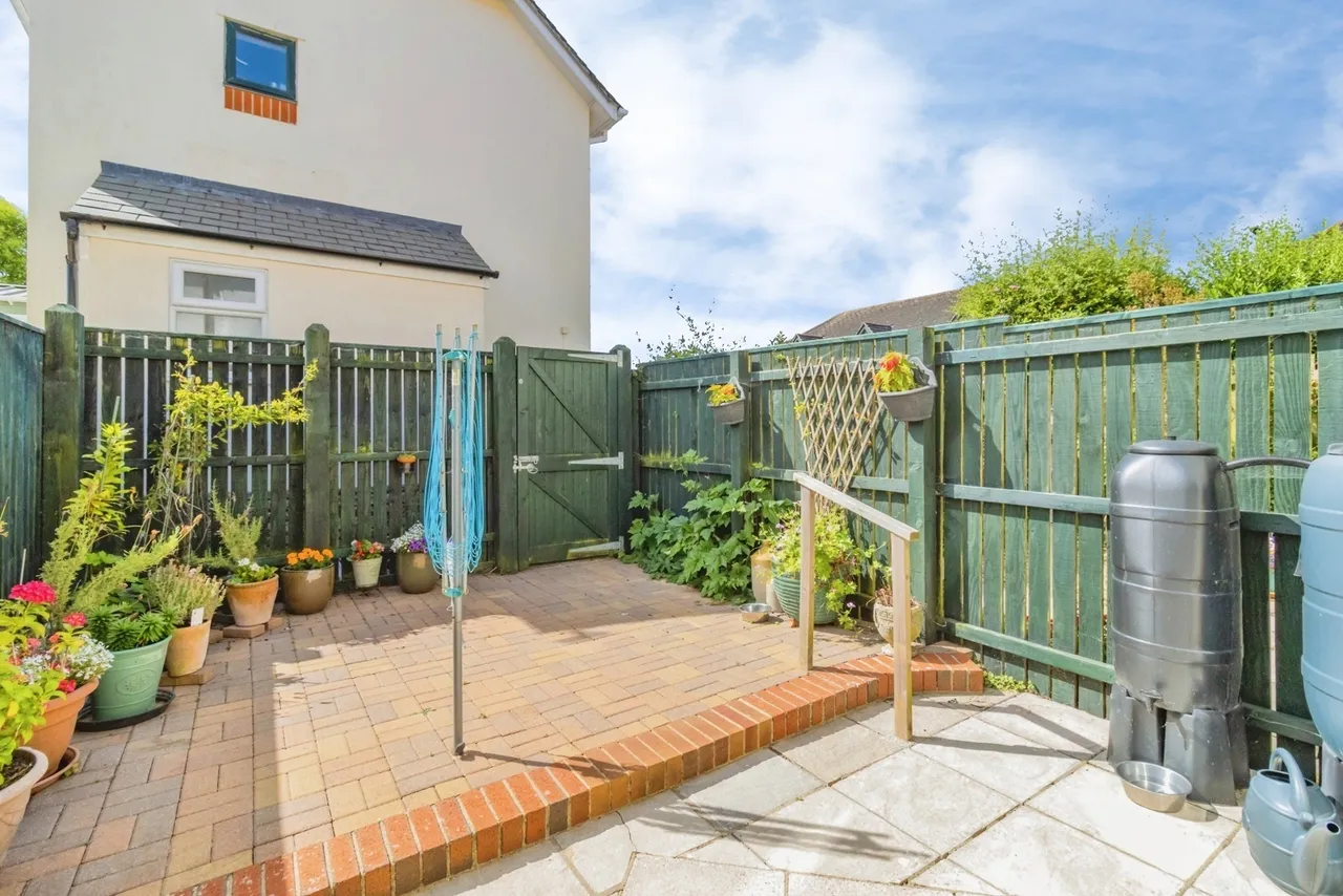 Osborn Close, Newton Abbot, TQ12, photo 13