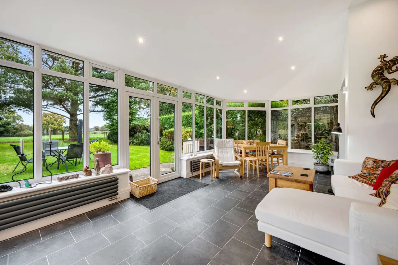 Wilmslow Road, Mottram St. Andrew, Macclesfield, Cheshire, SK10 4LQ, photo 4