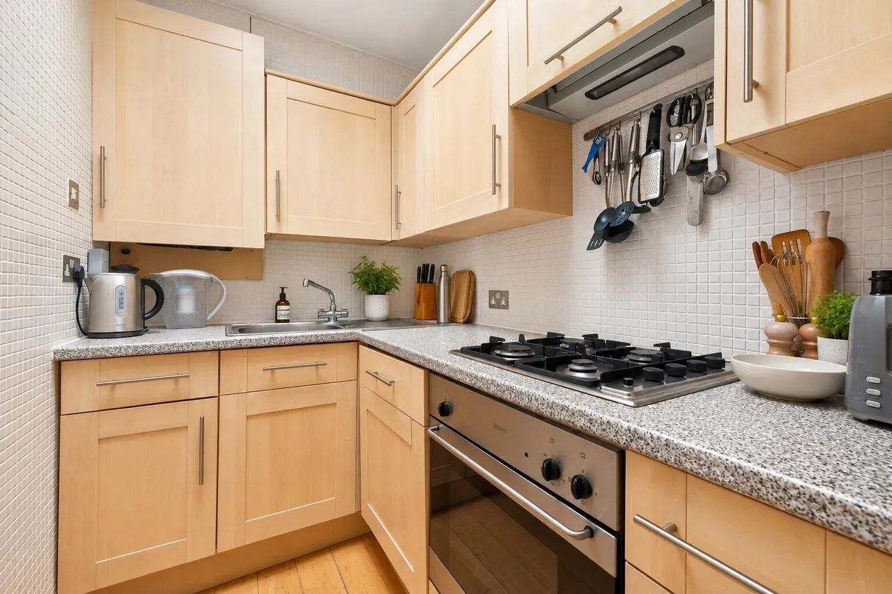 Eardley Crescent, London, SW5, photo 2