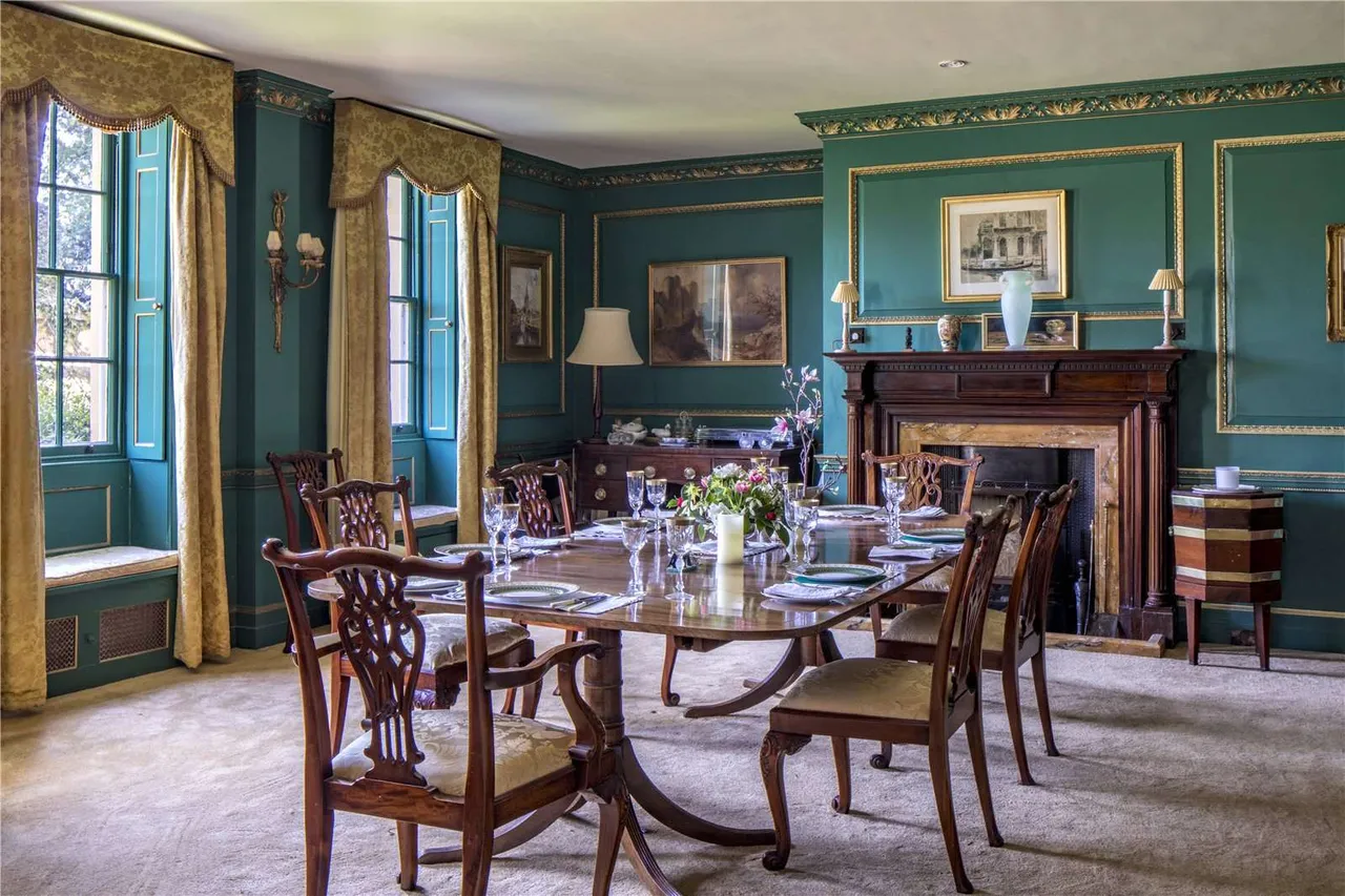 Ridgeway Lane, Lymington, Hampshire, SO41 8AA, photo 3