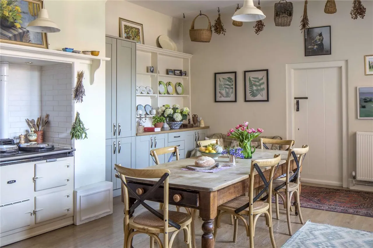 Ridgeway Lane, Lymington, Hampshire, SO41 8AA, photo 12