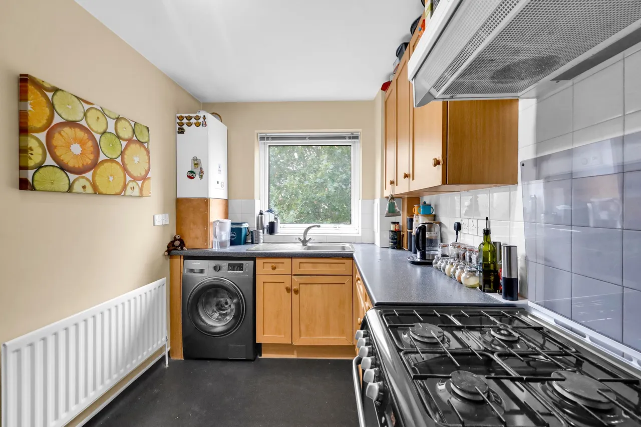 Pamela Court, London, NW10, photo 4