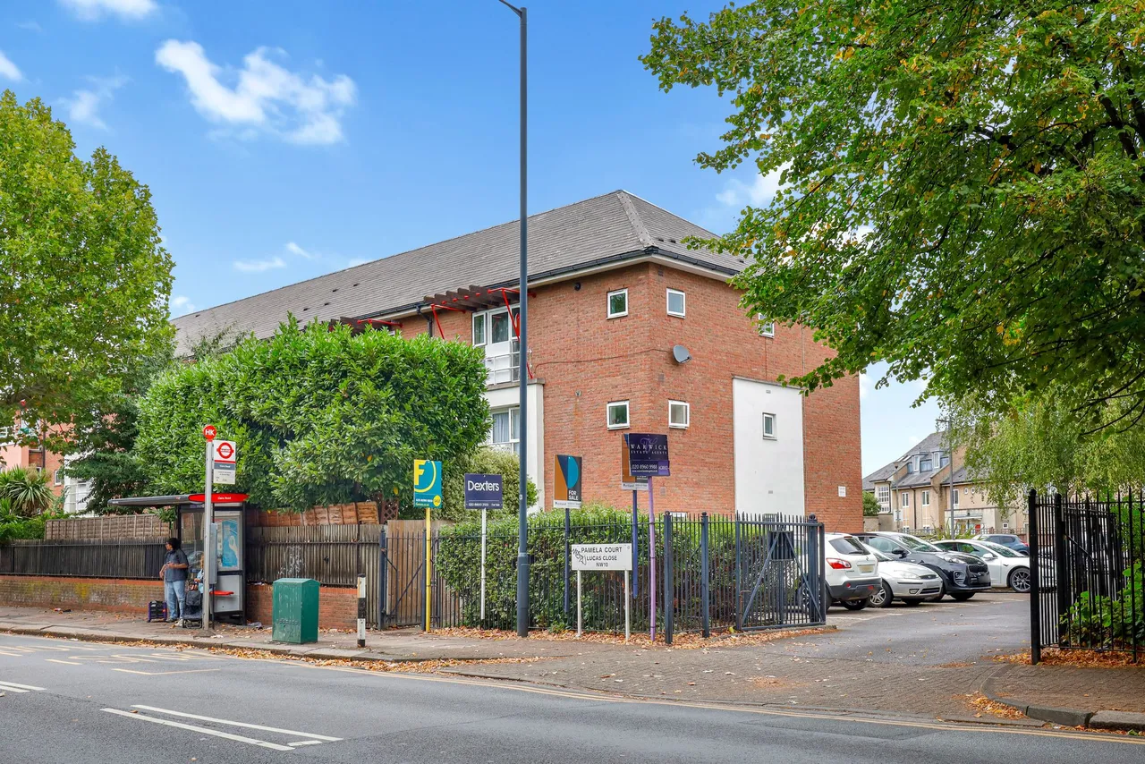 Pamela Court, London, NW10, photo 11