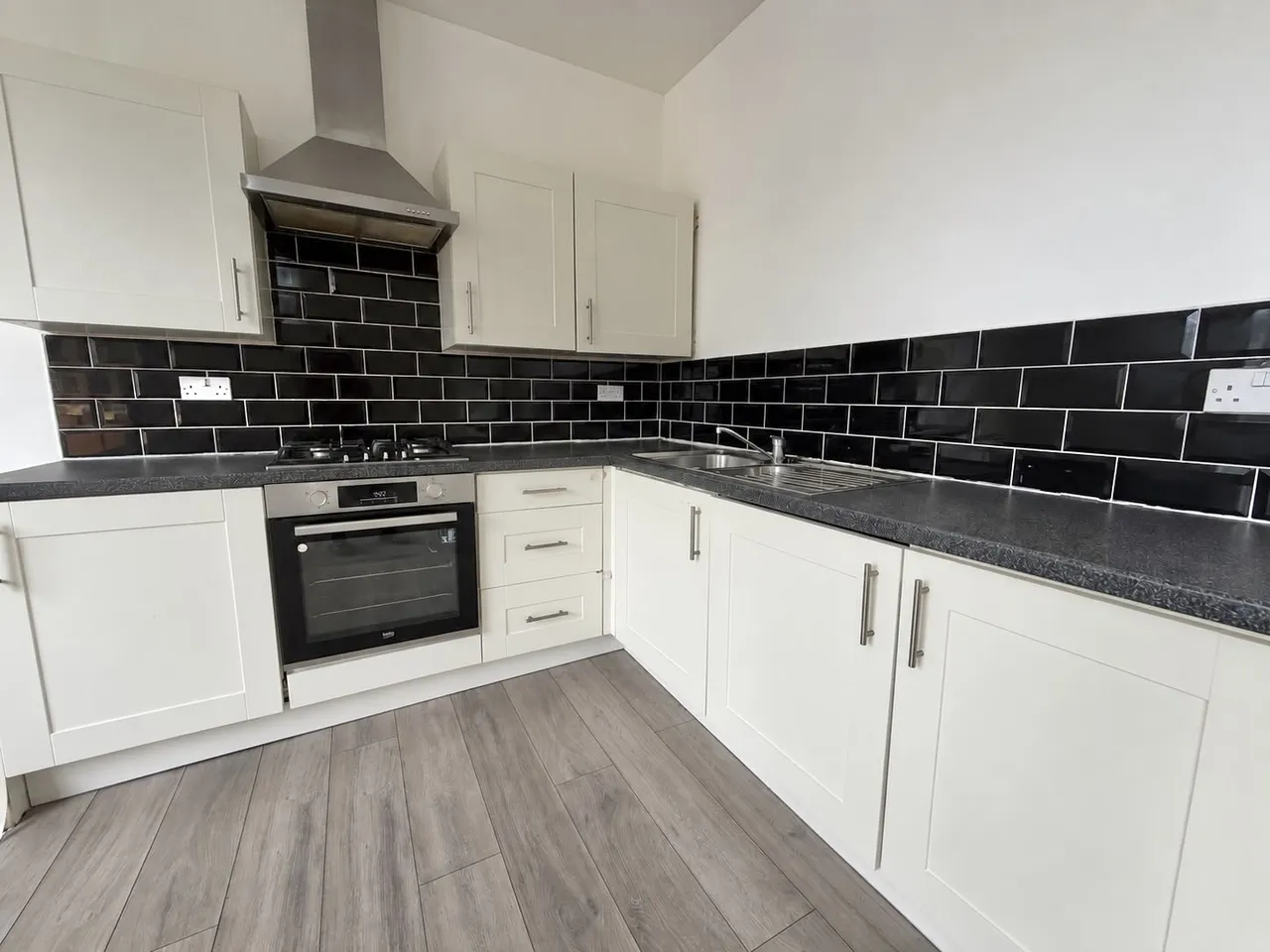 Halifax Road, Staincliffe, WF13, photo 3