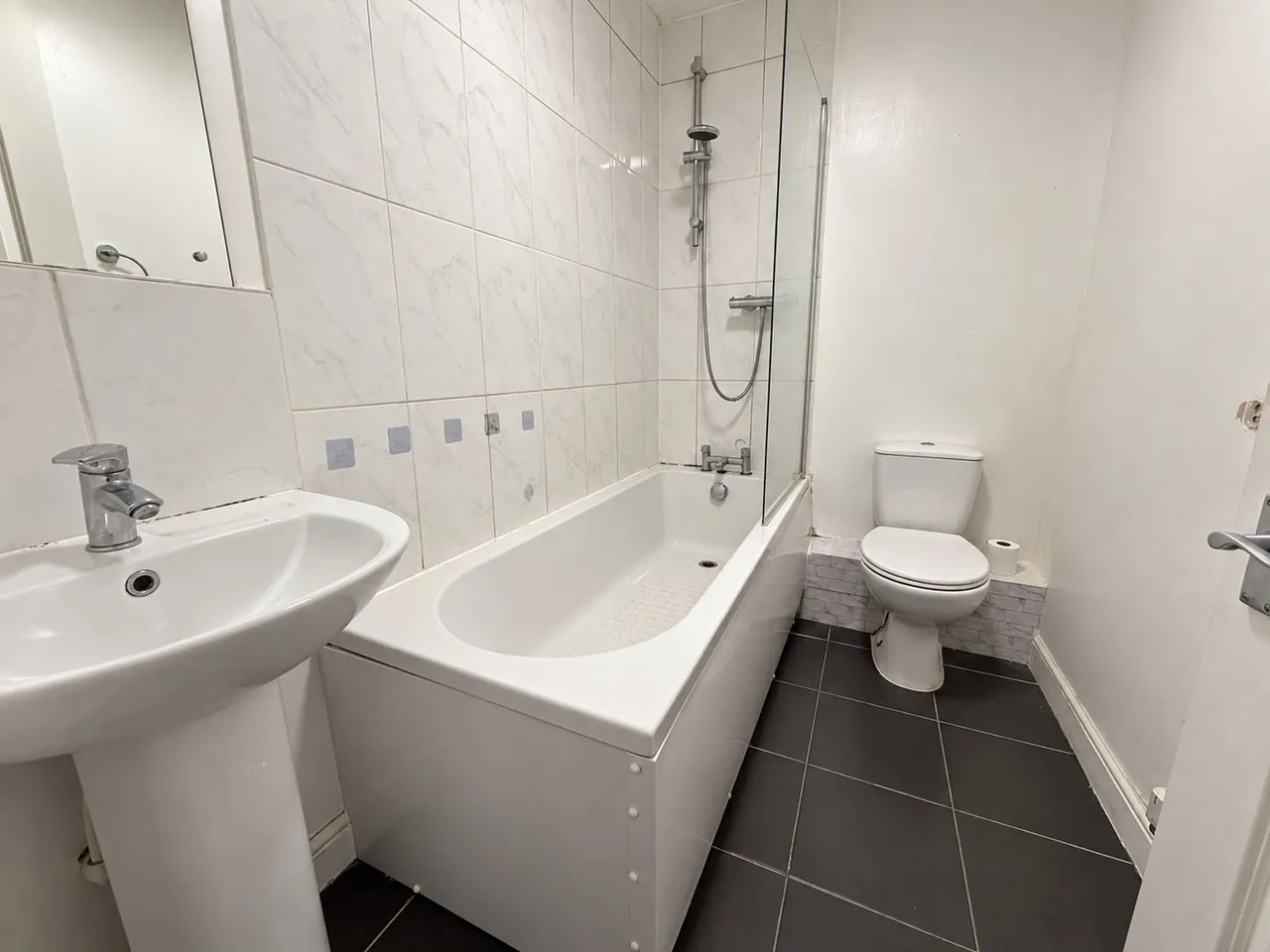 Halifax Road, Staincliffe, WF13, photo 5
