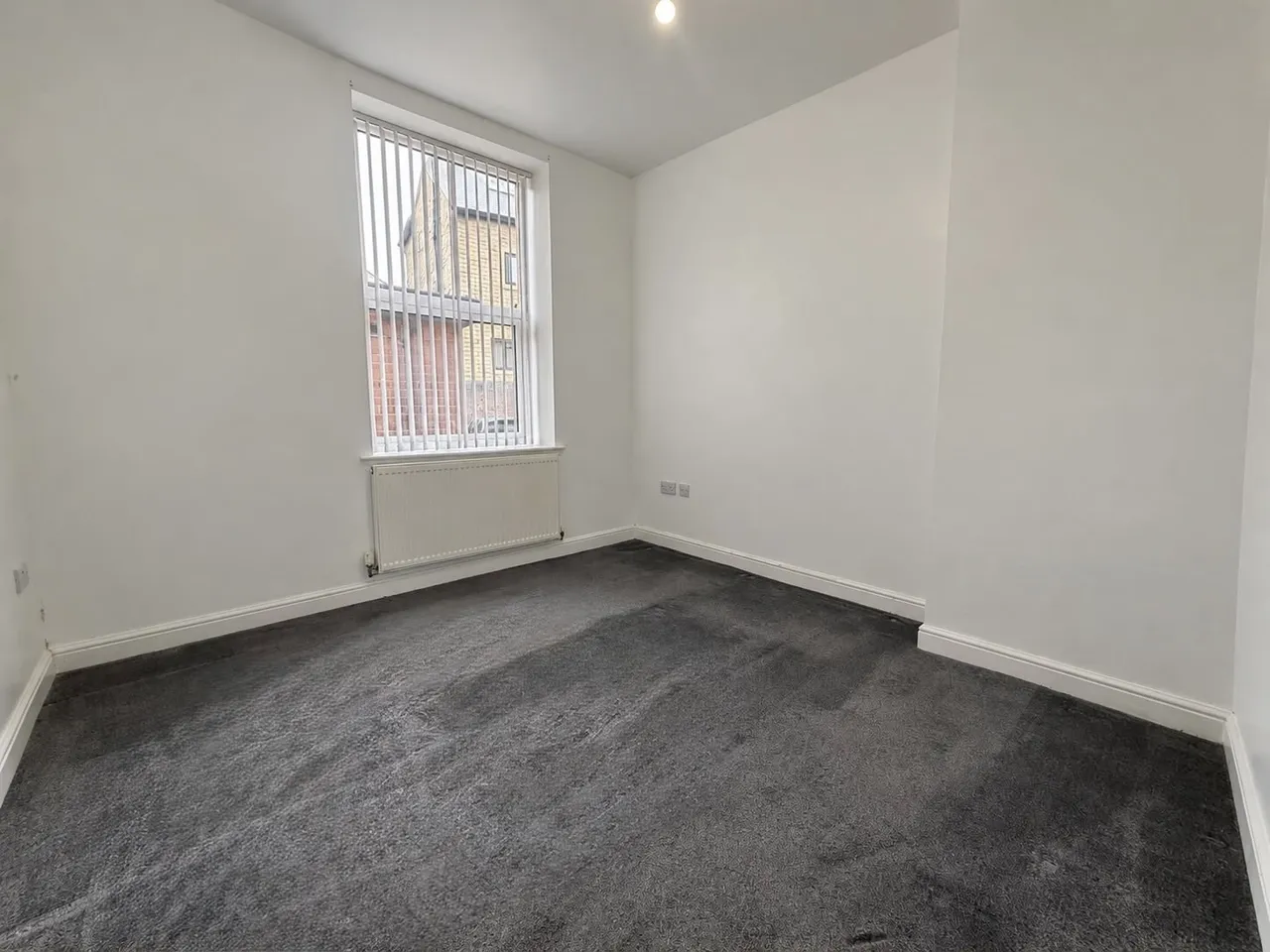 Halifax Road, Staincliffe, WF13, photo 4