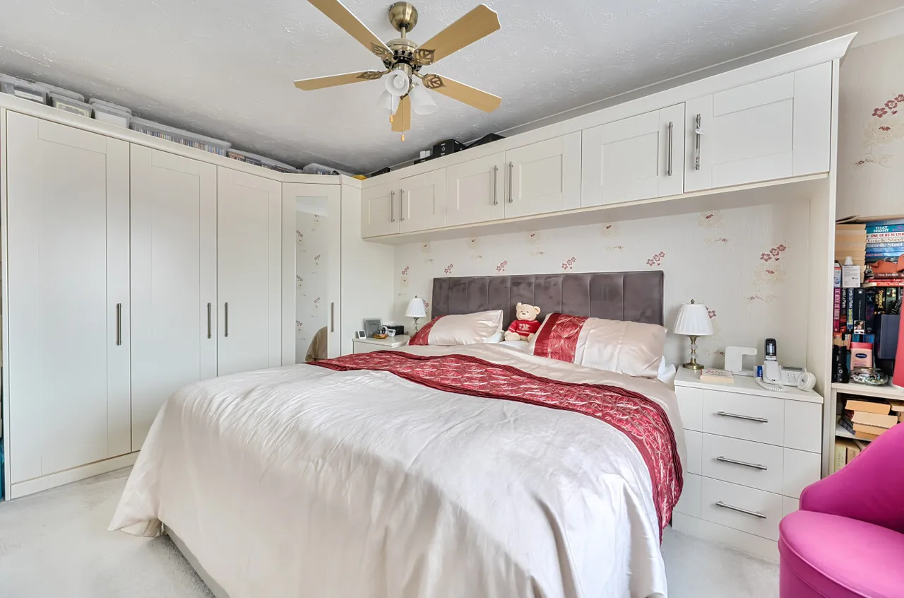 Siskin Gardens, Paddock Wood, TN12, photo 12