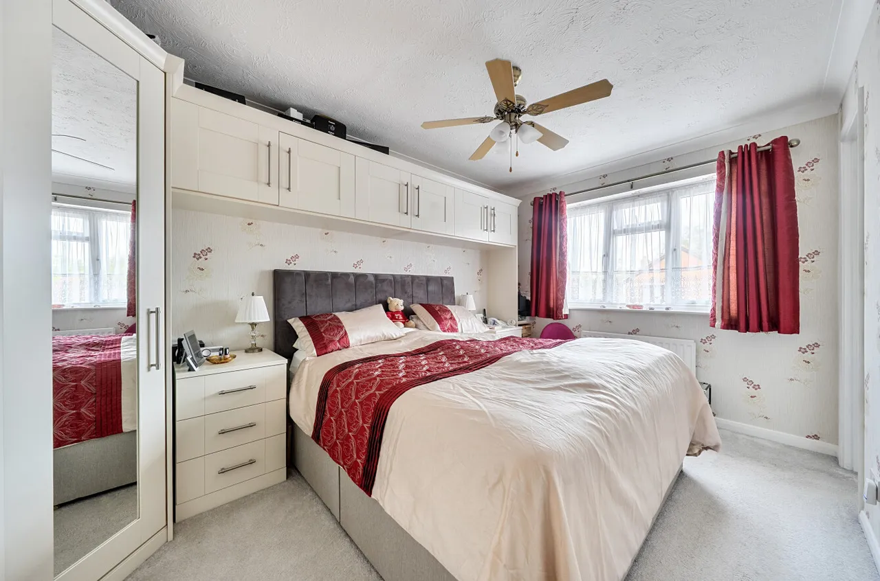 Siskin Gardens, Paddock Wood, TN12, photo 11