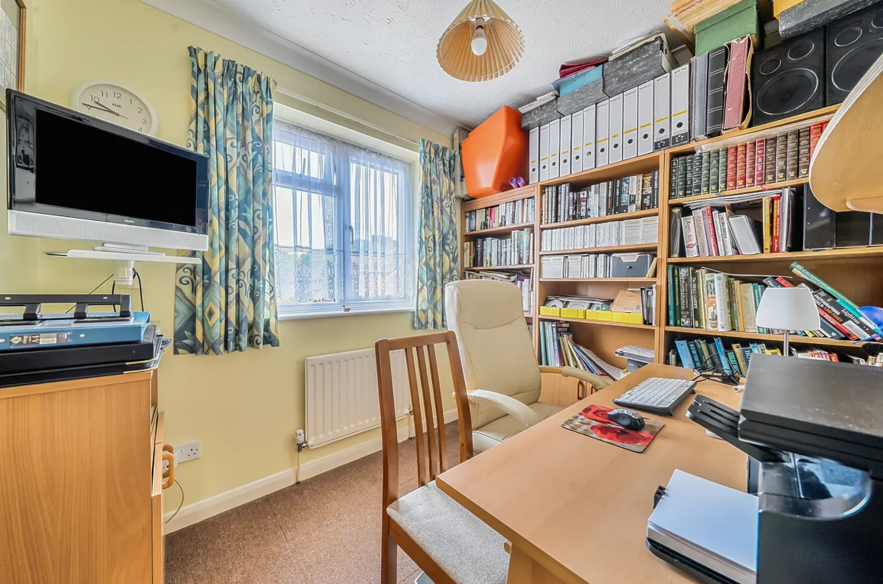 Siskin Gardens, Paddock Wood, TN12, photo 10