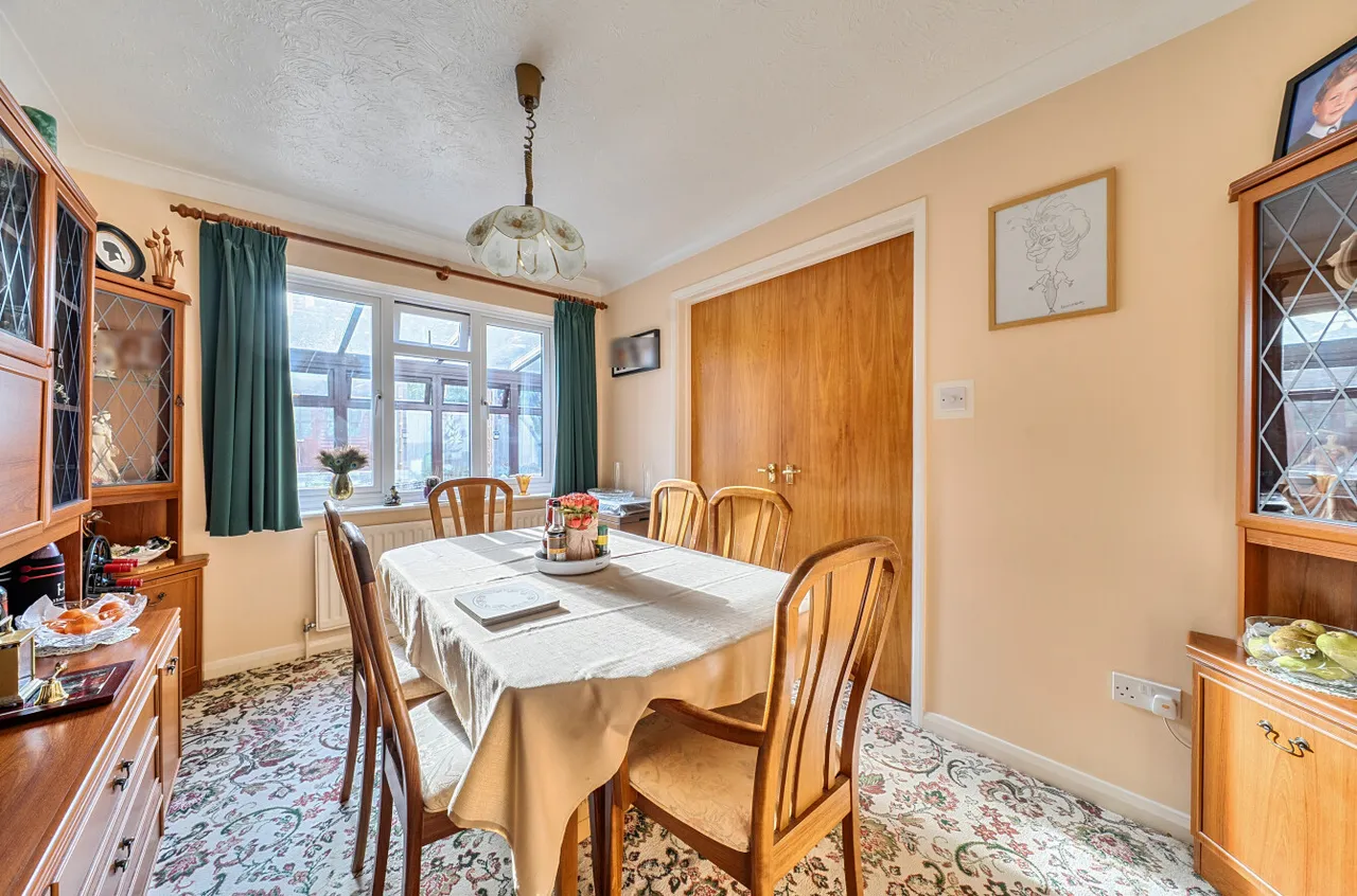 Siskin Gardens, Paddock Wood, TN12, photo 6