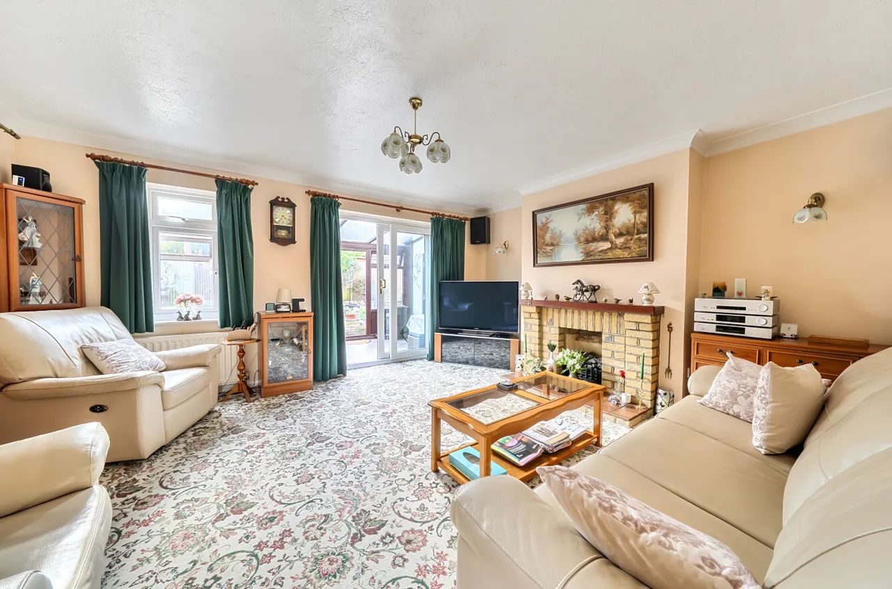 Siskin Gardens, Paddock Wood, TN12, photo 2