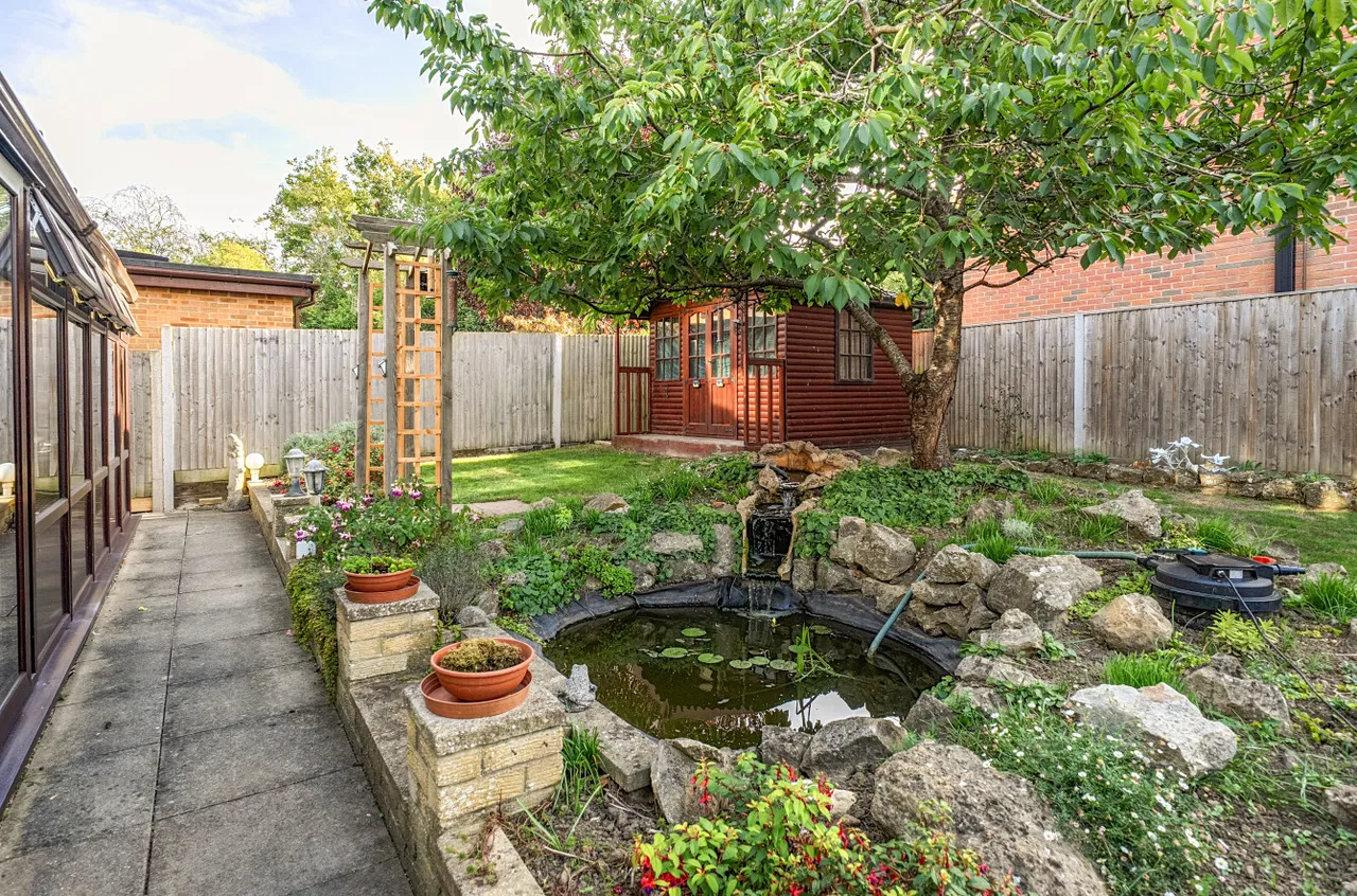 Siskin Gardens, Paddock Wood, TN12, photo 18