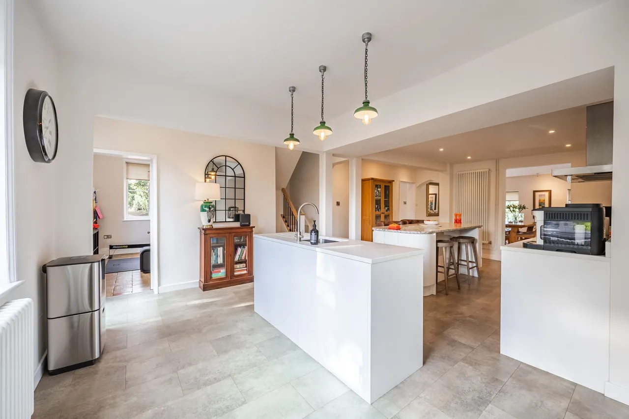 An Impressive Home with Incredible Vi, photo 5