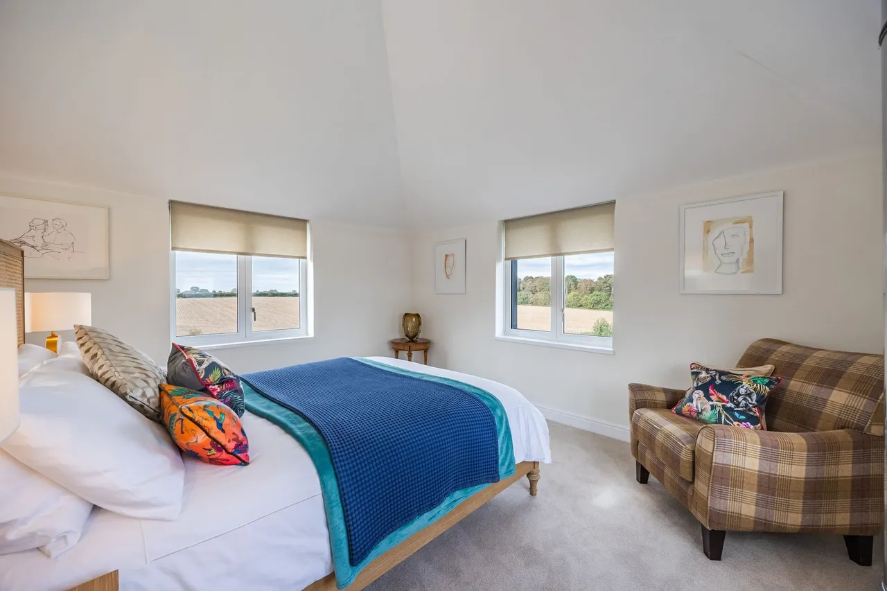 An Impressive Home with Incredible Vi, photo 10