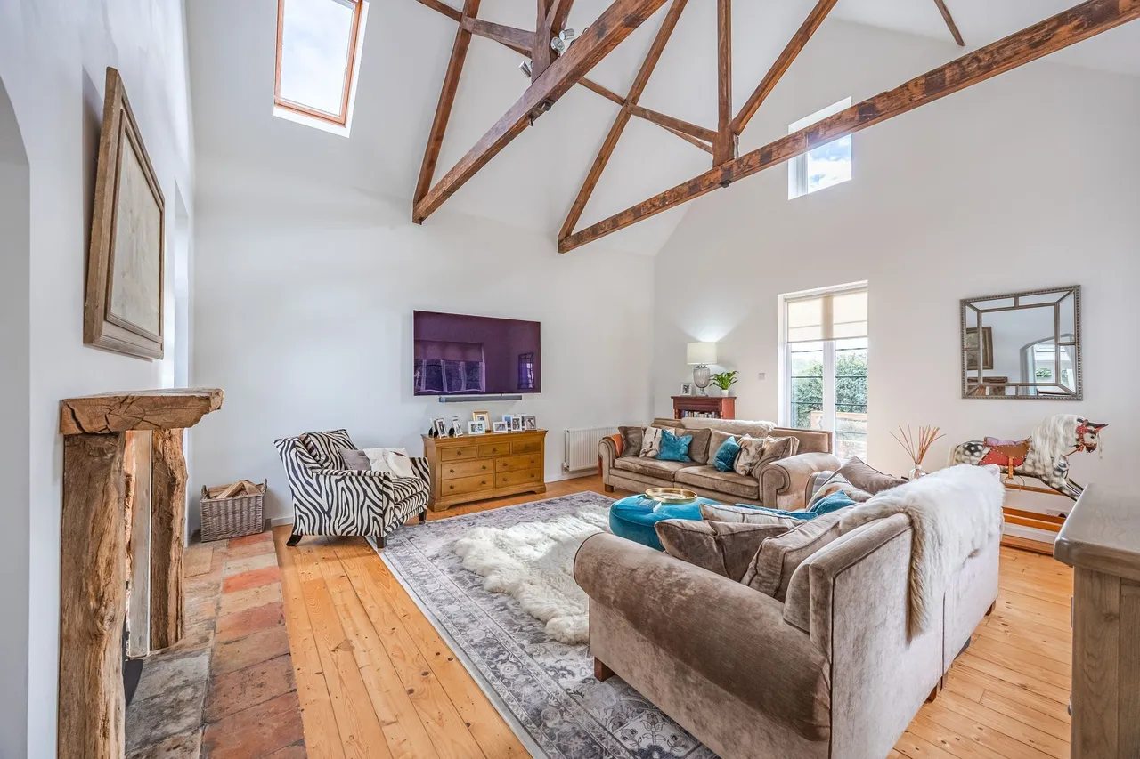 An Impressive Home with Incredible Vi, photo 2