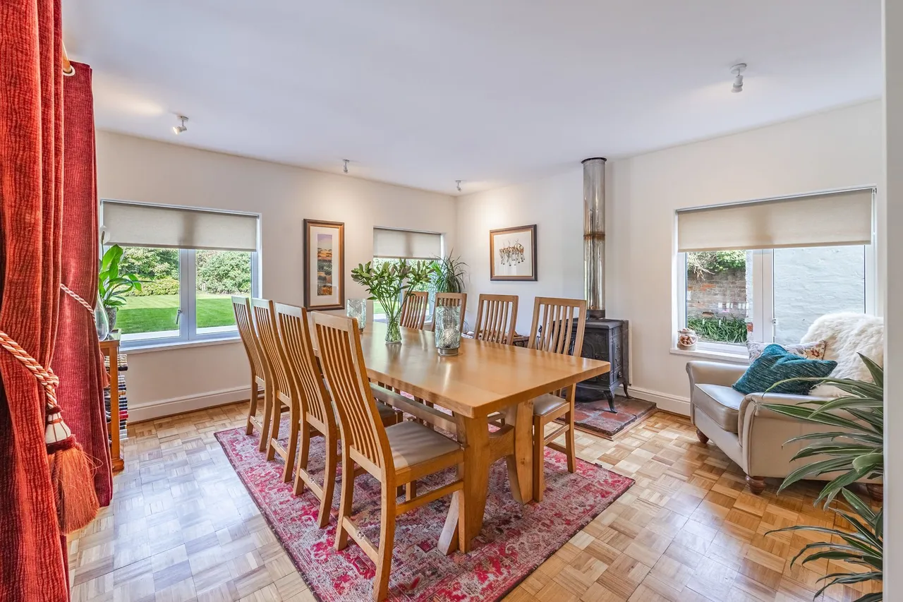 An Impressive Home with Incredible Vi, photo 6