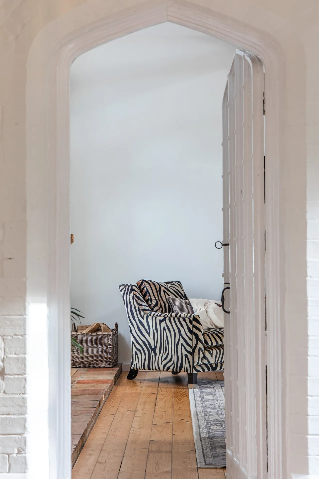 An Impressive Home with Incredible Vi, photo 9