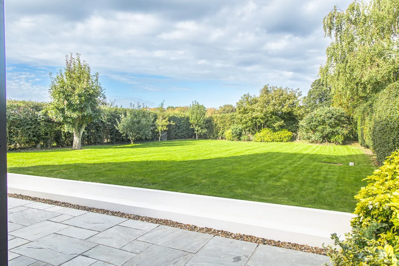 An Impressive Home with Incredible Vi, photo 4