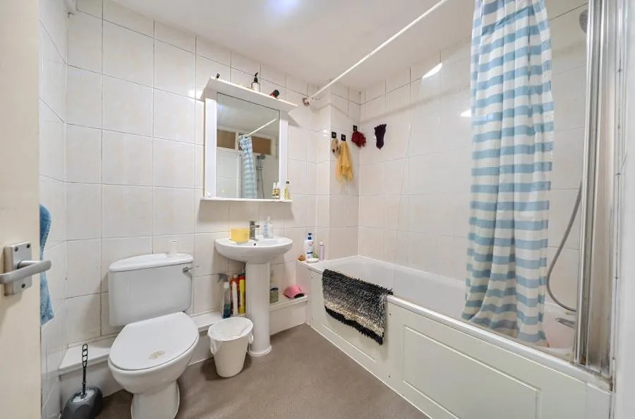 Woodcote Road, Wallington, SM6, photo 11