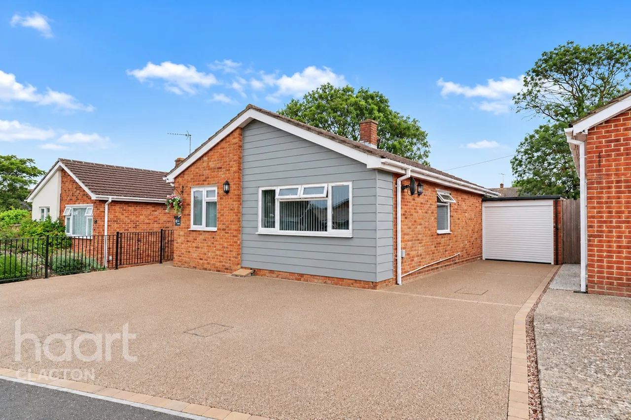 2 bed house for sale, Pyesand, Frinton-On-Sea, CO13