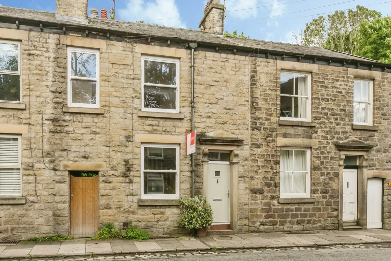 3 bed house for sale — Wellington Road, Bollington, Macclesfield, Cheshire, SK10