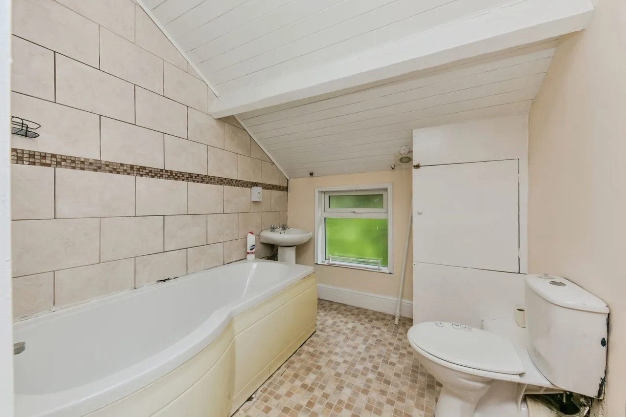 Wellington Road, Bollington, Macclesfield, Cheshire, SK10, photo 8
