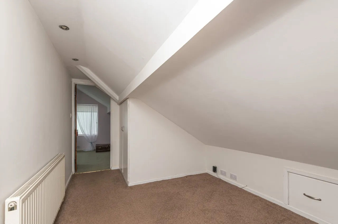 Cross Valley Drive, Leeds, LS15, photo 13