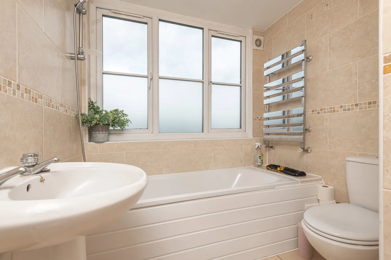 Cross Valley Drive, Leeds, LS15, photo 12
