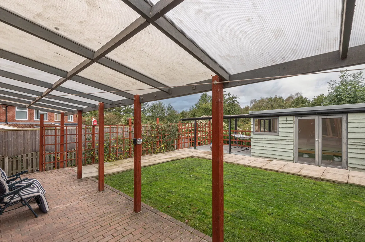Cross Valley Drive, Leeds, LS15, photo 3