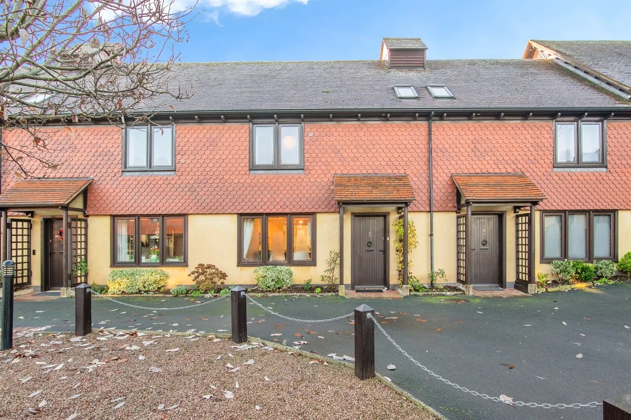 2 bed house for sale, Berrow Court, Upton-Upon-Severn, WR8