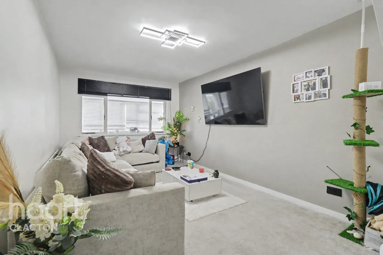 Meadow Way, Clacton-On-Sea, CO15, photo 3