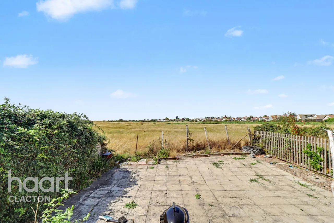 Meadow Way, Clacton-On-Sea, CO15, photo 13
