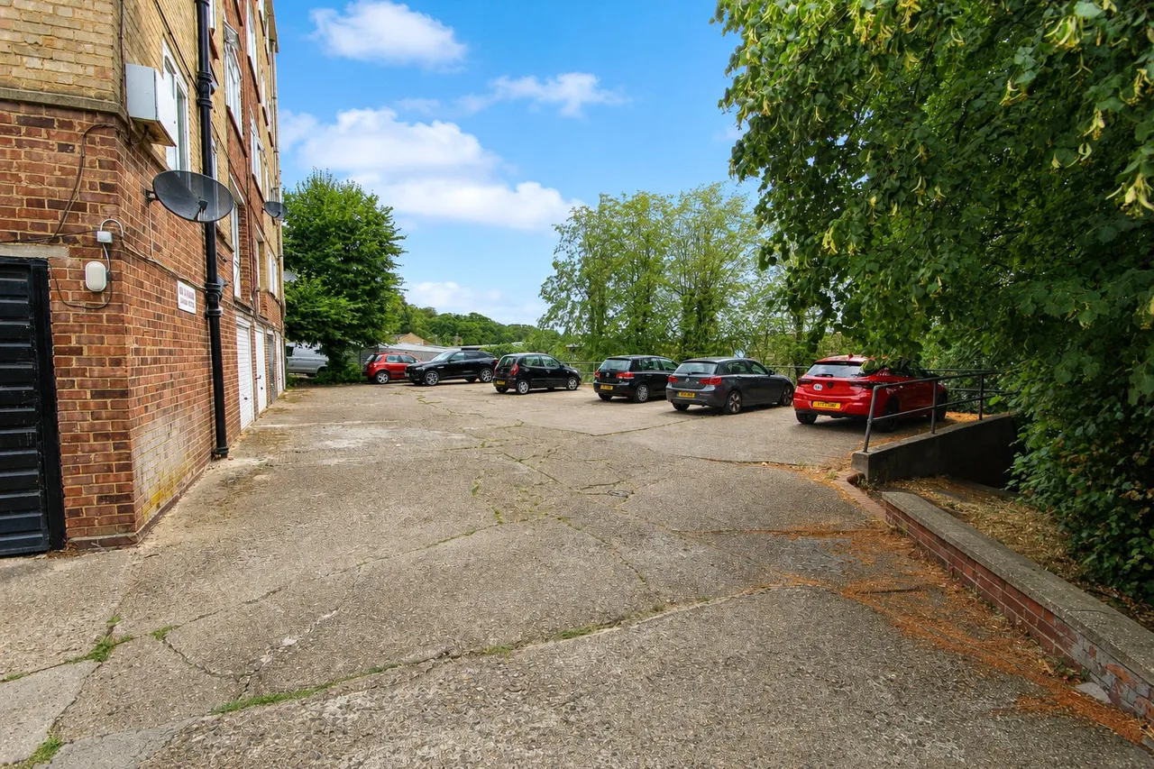 South Norwood Hill, London, SE25, photo 2