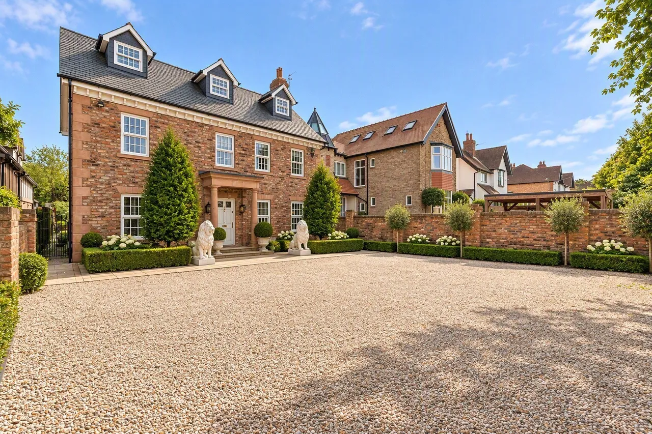 4 bed house for sale, Ramillies Avenue, Cheadle Hulme, SK8