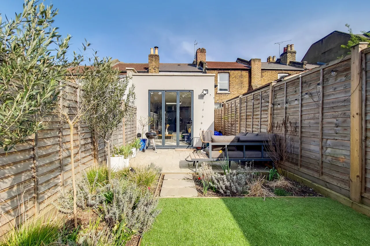 157 Kirkwood Road, London, photo 7