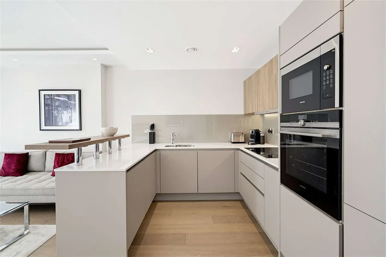 Great Peter Street, London, SW1P, photo 2