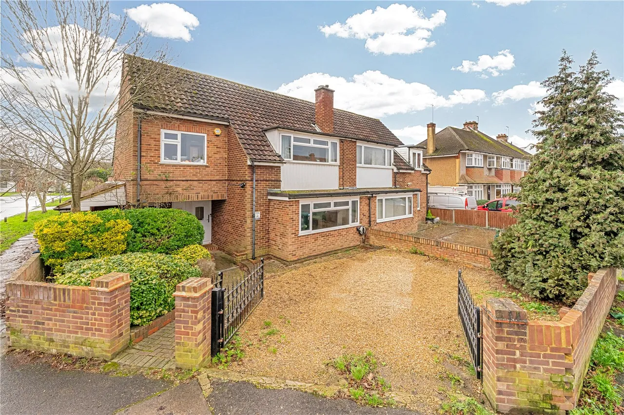 4 bed house for sale — Nursery Road, Sunbury, TW16 6LW