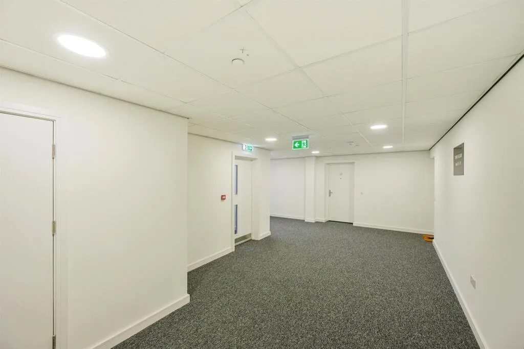 Macarthur House, DE1, photo 2