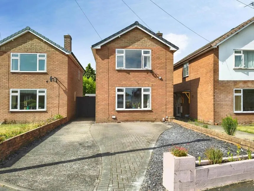 3 bed house for sale — Laurel Drive, Newport, Shropshire, TF10