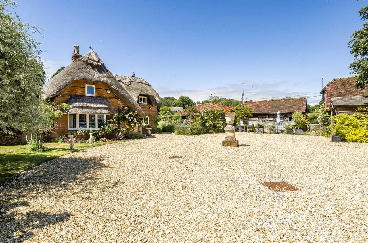 Tunworth, Hampshire, RG25, photo 5
