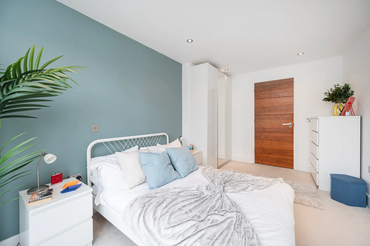 Flat 7, Cheltenham House, 253 Commercial Road, London, photo 10