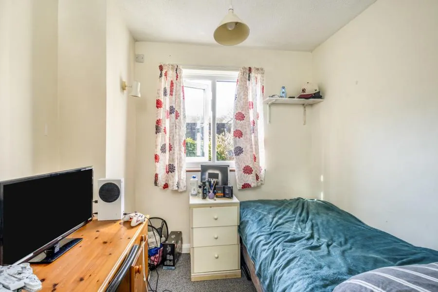 Maplehurst Road, Chichester, PO19, photo 10