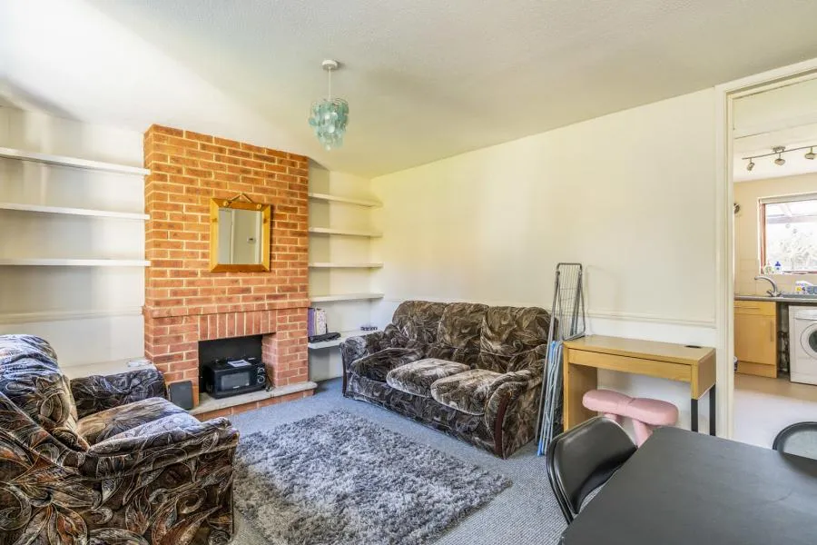 Maplehurst Road, Chichester, PO19, photo 2