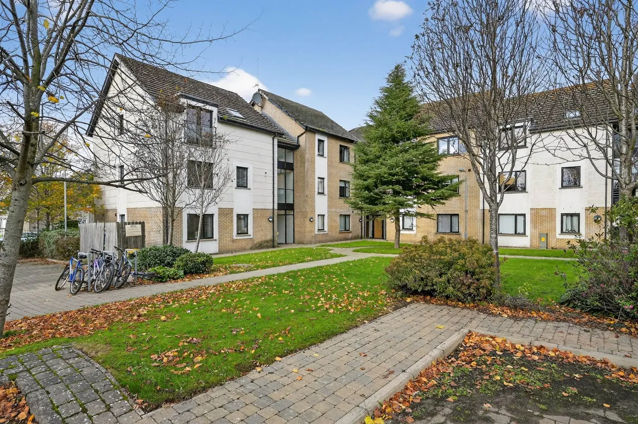 2 bed flat to rent, Drumadoon Square, Dundonald, BT16