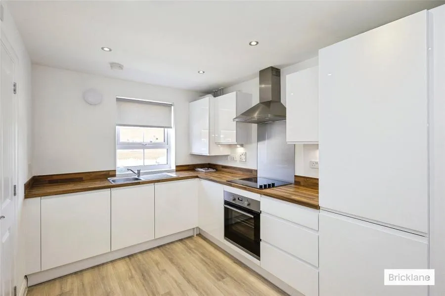 Lapwing Heights, Bosham, PO18, photo 2